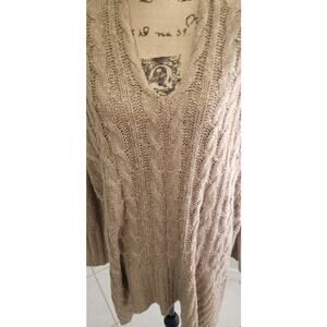 ONETHELAND tan loose knit sweater size L should be a warm sweater for cold night